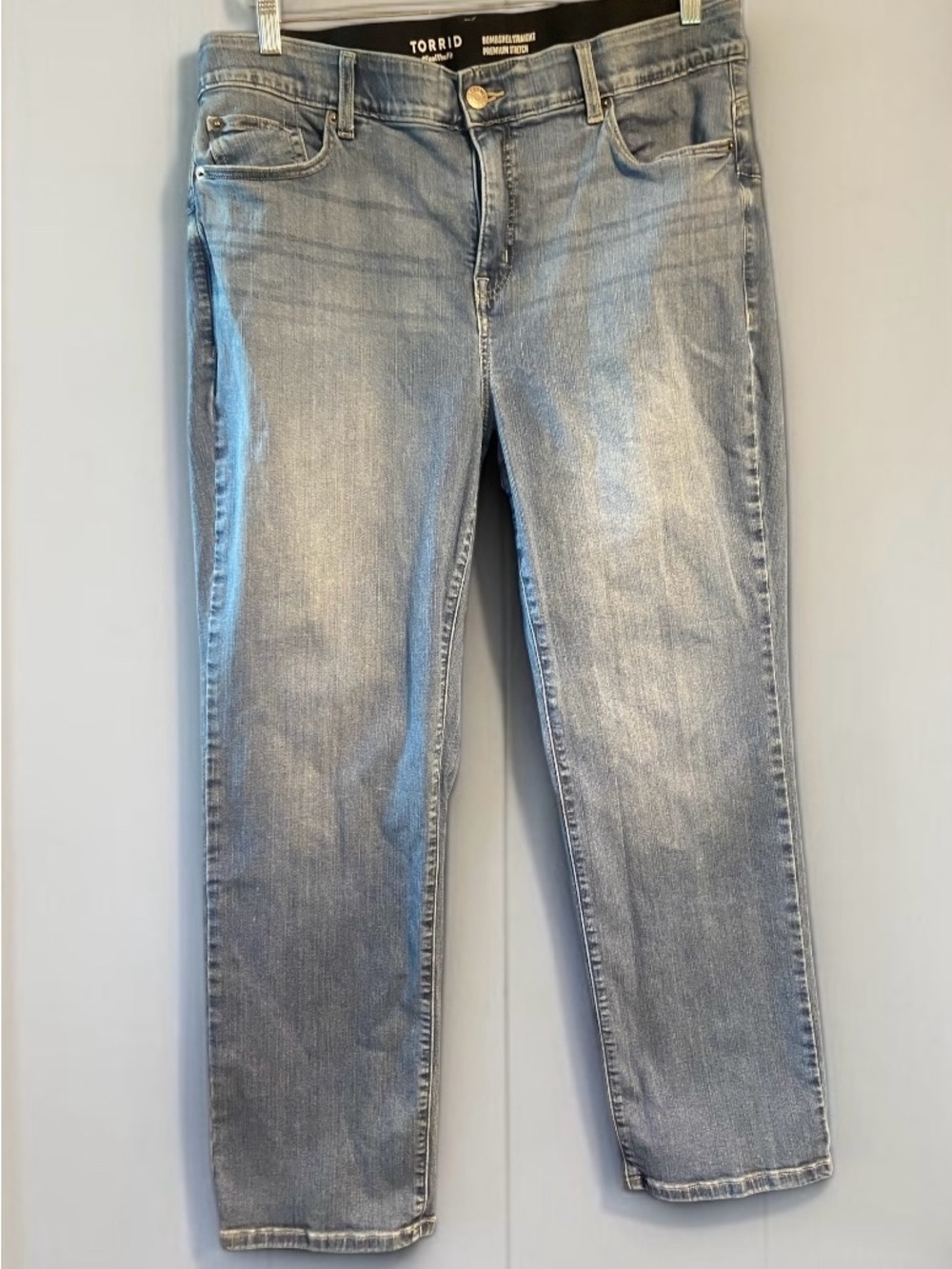 Torrid Bombshell Premium Stretch Straight Leg Medium Wash Jeans | Size 20 Reg